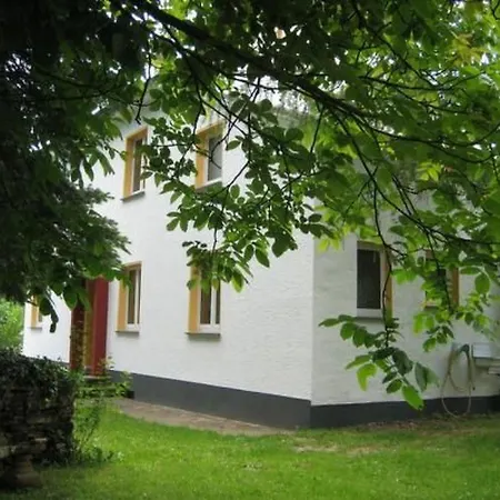 Ruhiges In Lommersdorf Mit Garten By Interhome Hébergement de vacances Blankenheim (North Rhine-Westphalia)